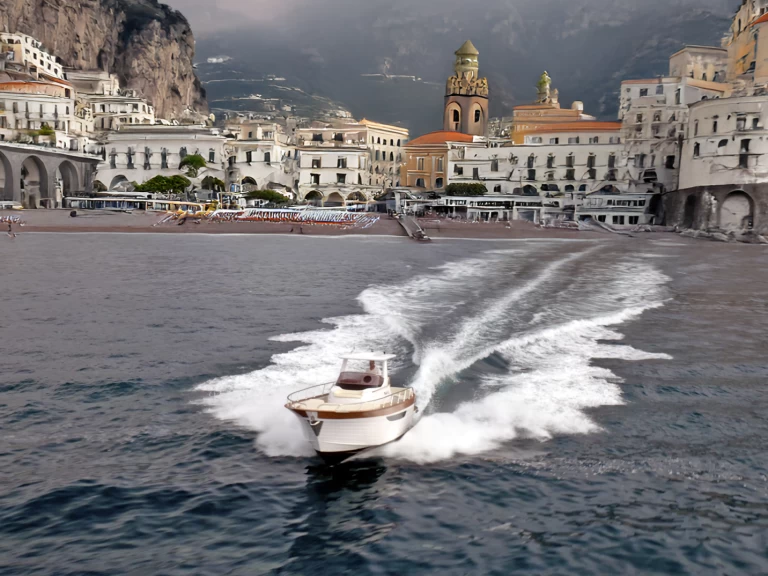 Verhuur Motorboot Gozzo met vaarbewijs