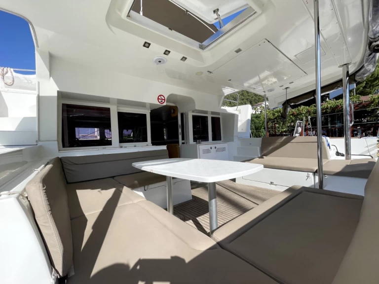 Bootverhuur Álimos goedkoop Lagoon 450 F