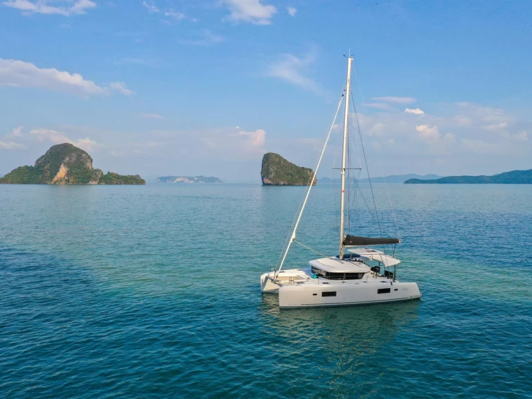 Verhuur Catamaran Lagoon met vaarbewijs