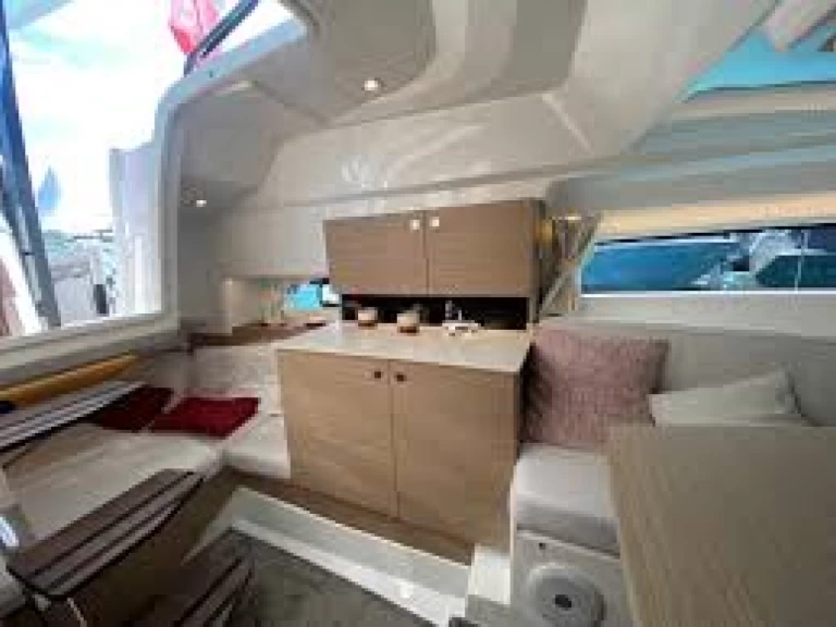 Bootverhuur Makarska goedkoop Cap Camarat 9.0 WA