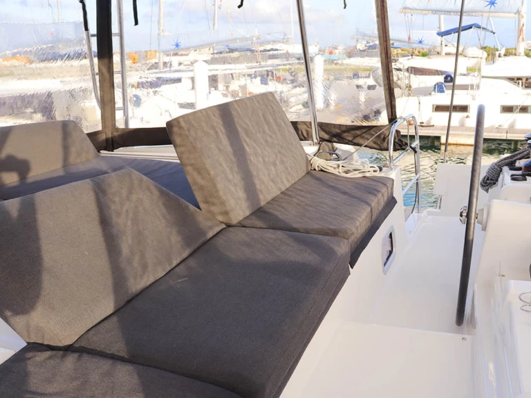 Bootverhuur Lagoon Lagoon 46 in Marsh Harbour via SamBoat