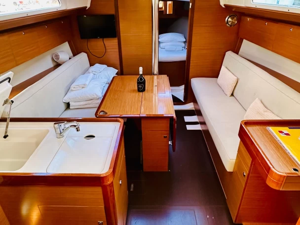 Dufour Dufour 360 Grand Large te huur van particulier of professional in Primošten