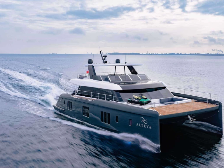 Verhuur Jacht Sunreef met vaarbewijs