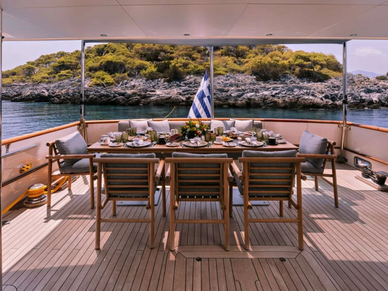 Huur een Esterel Ship XIPHIAS in Athene