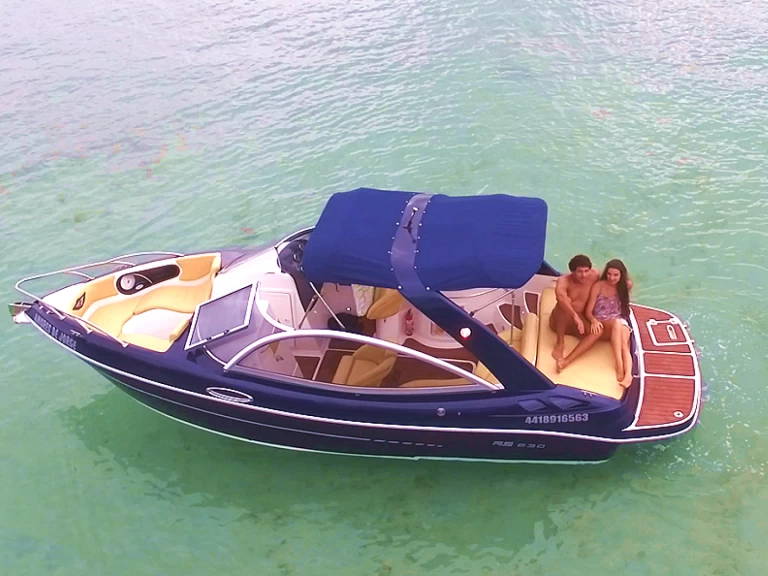 Verhuur Motorboot in Armação dos Búzios - Madame Sirena 23 feet