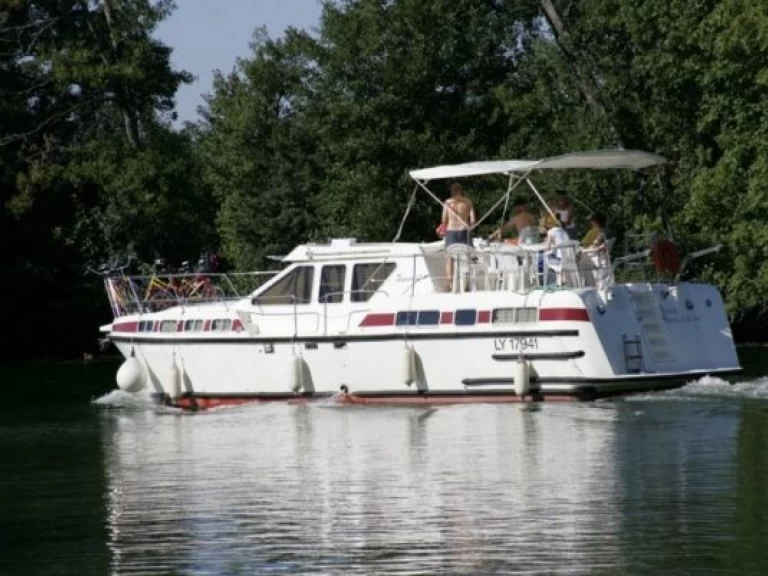 Woonboot te huur in Savoyeux voor de beste prijs