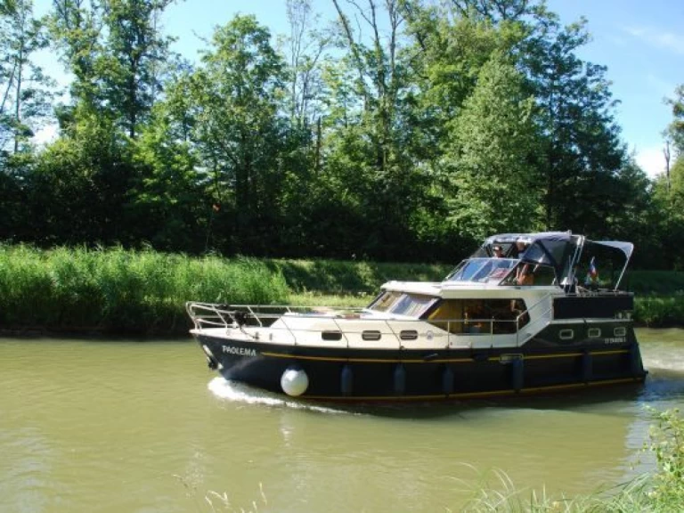 Bootverhuur Savoyeux goedkoop Vivante Consonant 1100 AK