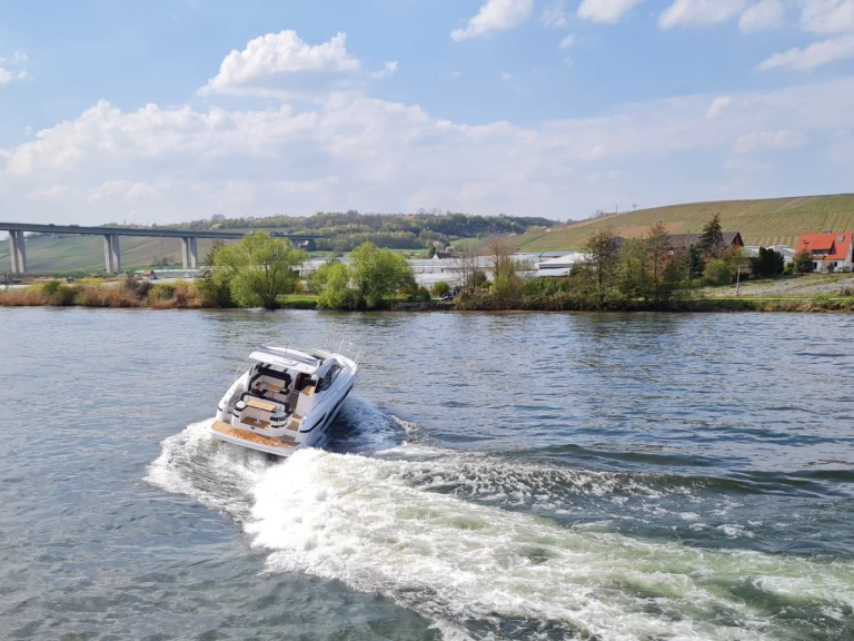 Bootverhuur Trogir goedkoop Bavaria SR41