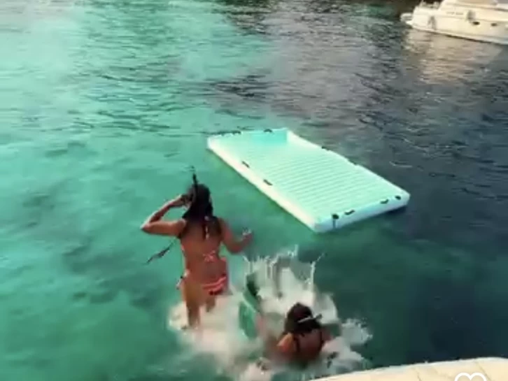 Huur een Four Winns Sundowner 285 in Cannes