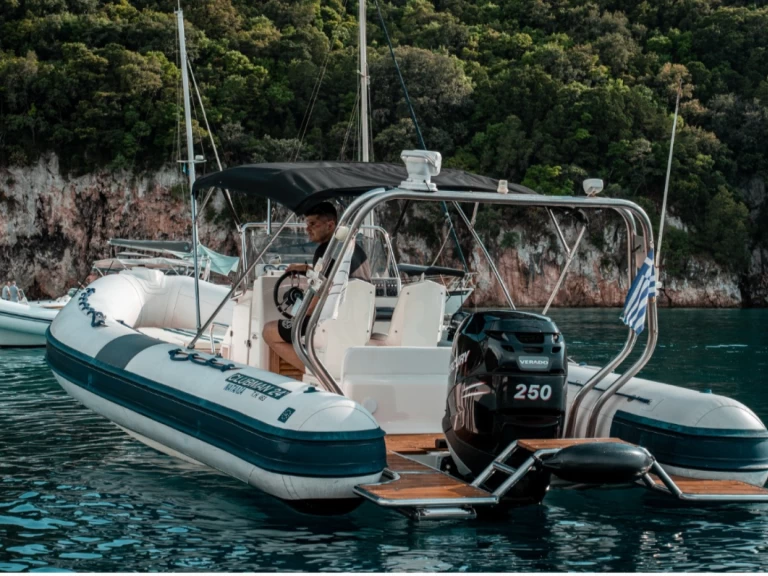 Huur Motorboot met of zonder schipper clubman in Sývota