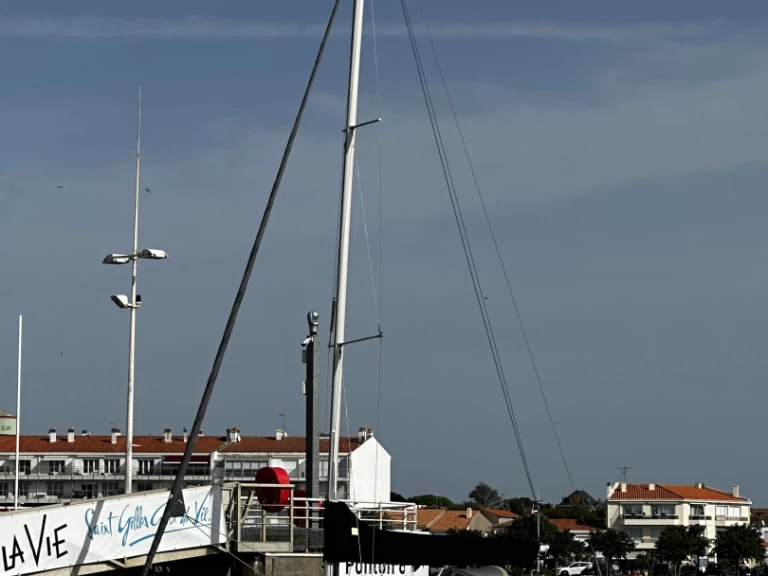 Huur Zeilboot met of zonder schipper Bénéteau in Saint-Gilles-Croix-de-Vie