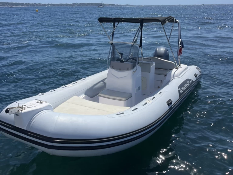 RIB te huur in Golfe-Juan voor de beste prijs