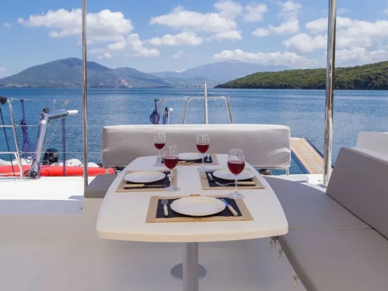 Lagoon Lagoon 450 F te huur van particulier of professional in Nikiána