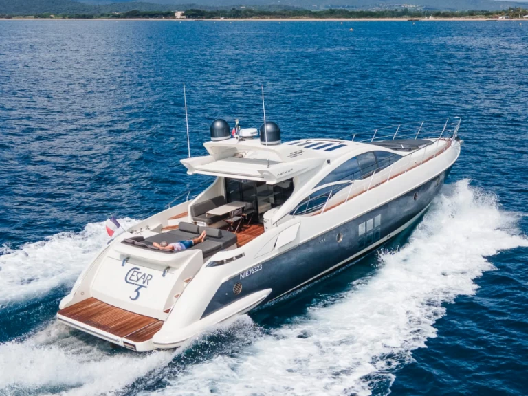 Huur een Azimut Azimut 68 S in Saint-Tropez