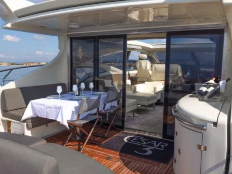 Azimut Azimut 68 S te huur van particulier of professional in Saint-Tropez