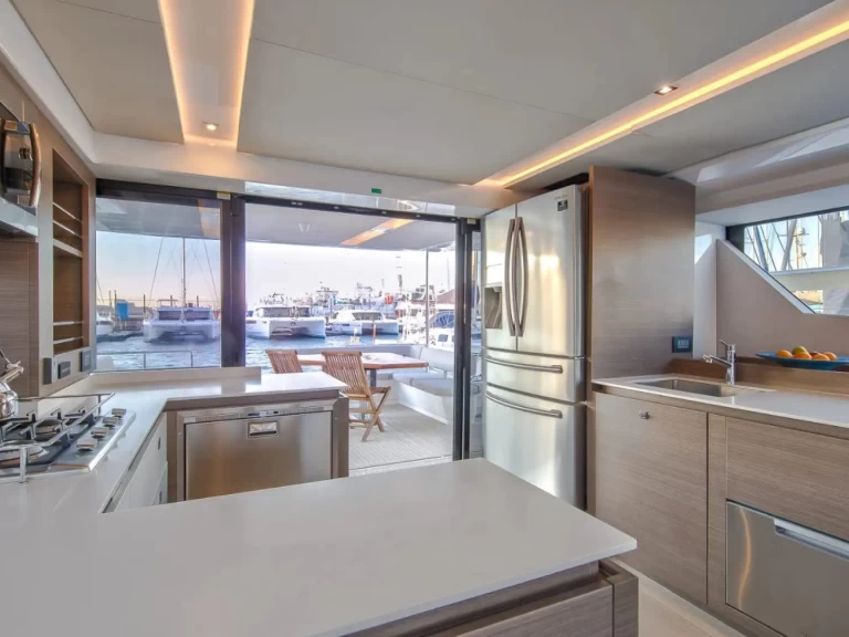 Jachthuur in Port Grimaud - Leopard Leopard 53 Powercat via SamBoat