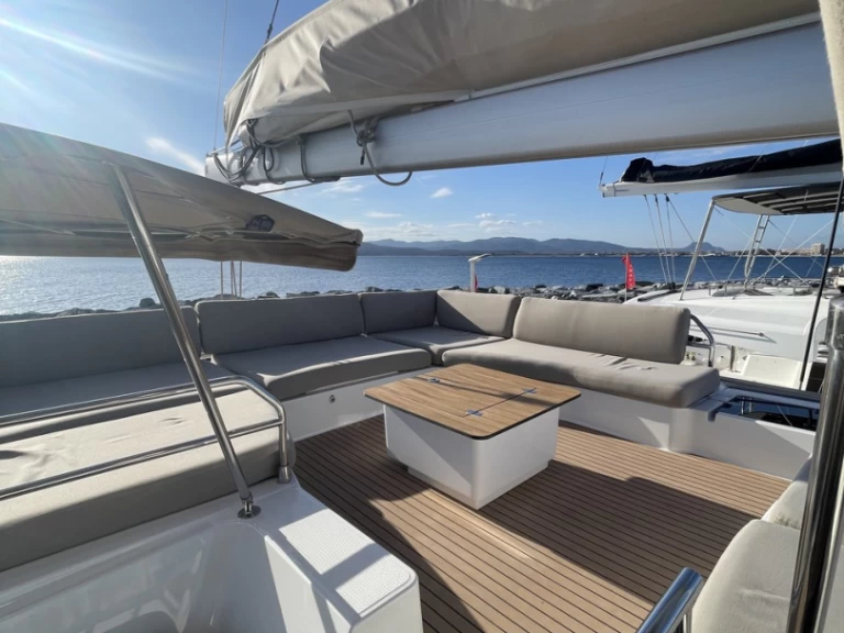 Jachthuur in Saint-Raphaël - Fountaine Pajot Aura 51 via SamBoat