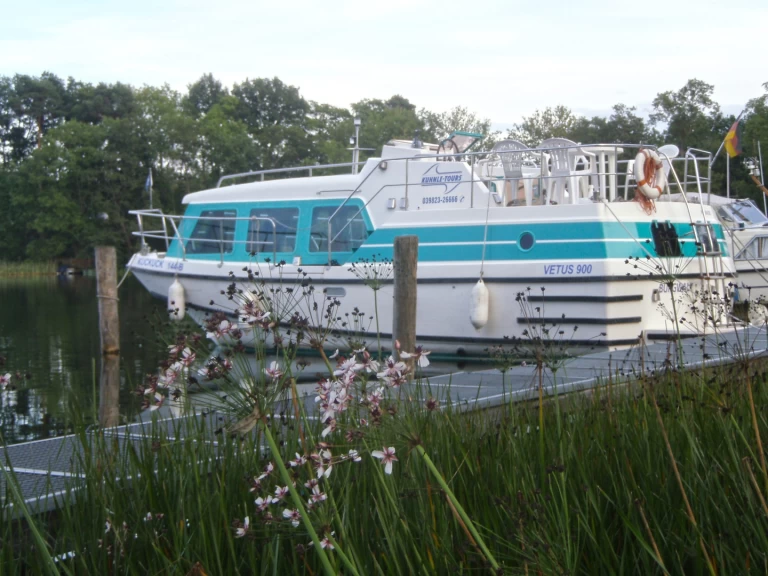 Huur een  Vetus 900 in Mildenberg