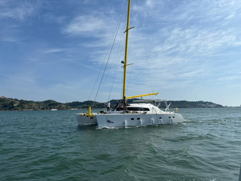 Huur een Lagoon Lagoon 470 in Sesimbra