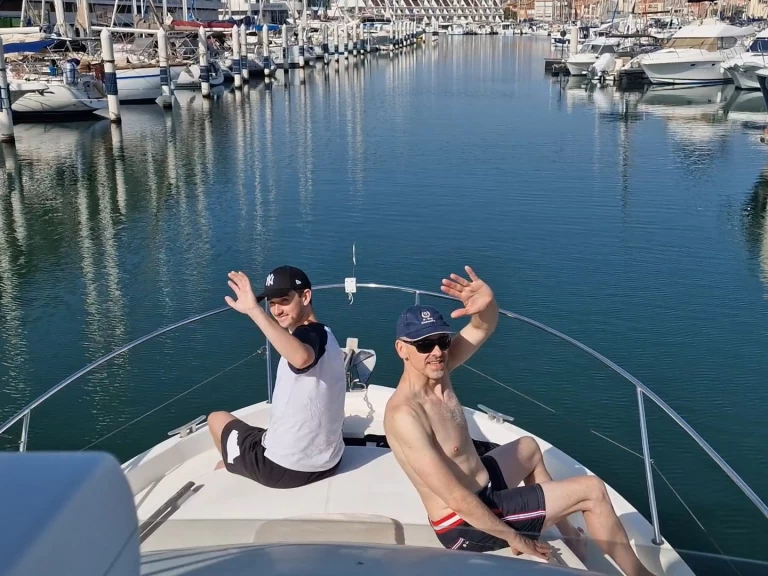 Verhuur Motorboot Bénéteau met vaarbewijs