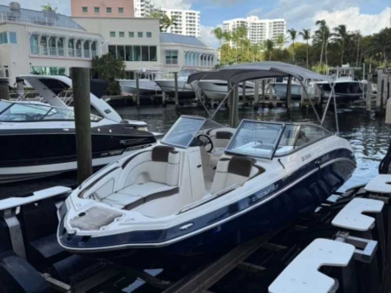 Bootverhuur Yamaha Limited 24 5 in Miami via SamBoat