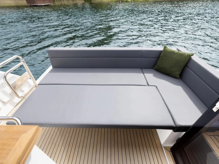 Motorboot te huur in Pula voor de beste prijs