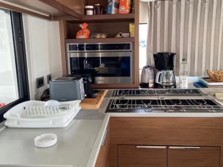 Verhuur Catamaran Lagoon met vaarbewijs