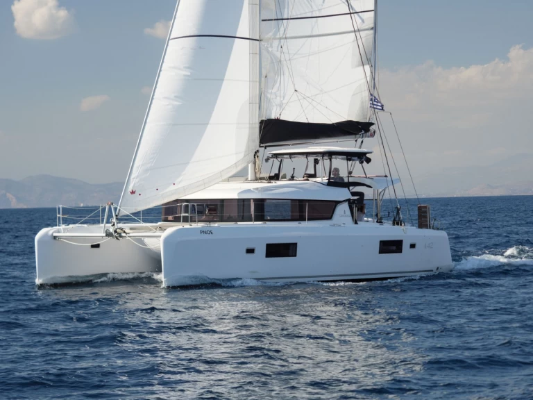 Verhuur Catamaran Lagoon met vaarbewijs