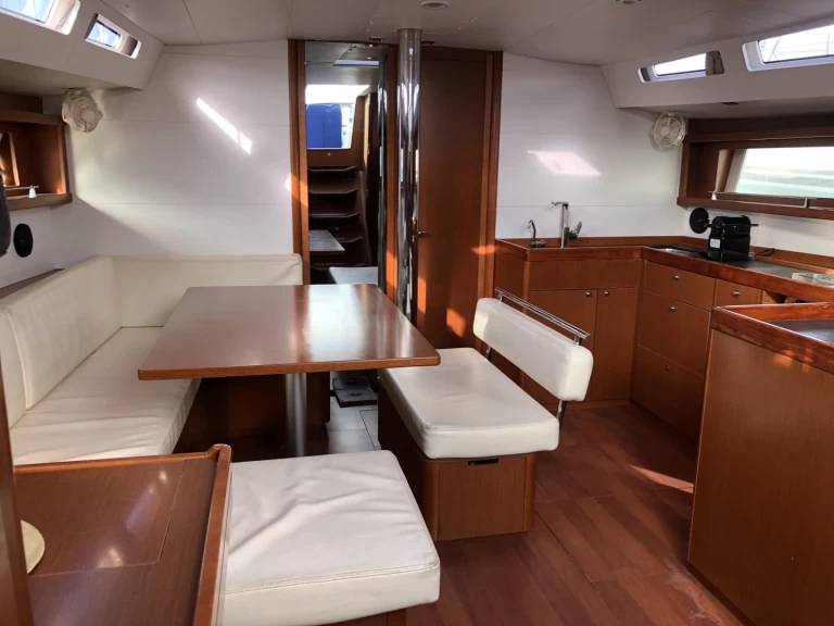 Huur Zeilboot met of zonder schipper Bénéteau in Saint-Mandrier-sur-Mer