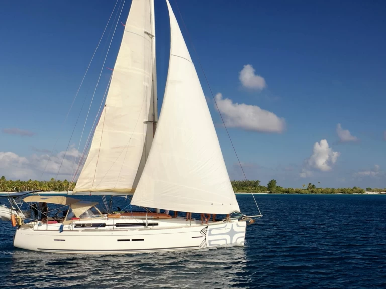 Bootverhuur Raiatea goedkoop Dufour 405 Grand Large