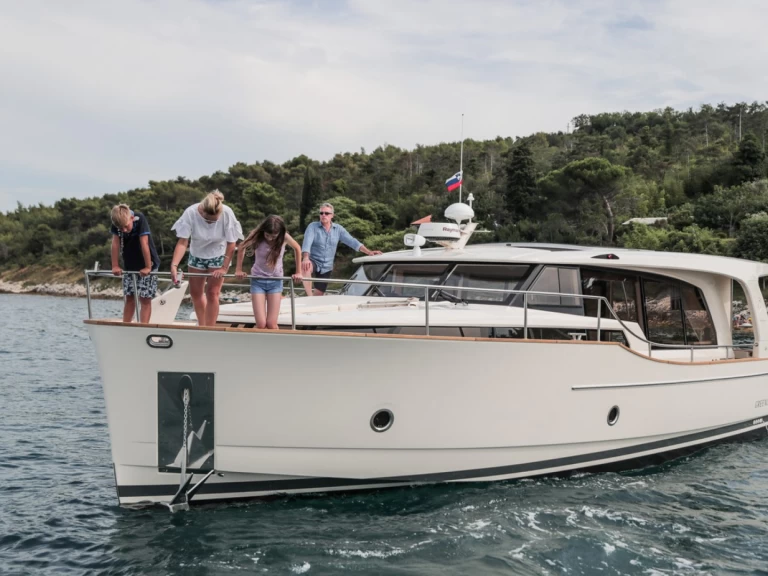 Huur Jacht met of zonder schipper Greenline Yachts in Pula