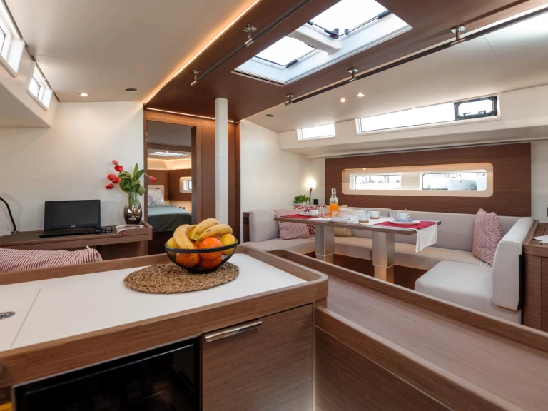 Huur een Bénéteau Oceanis Yacht 54 in Seget Donji