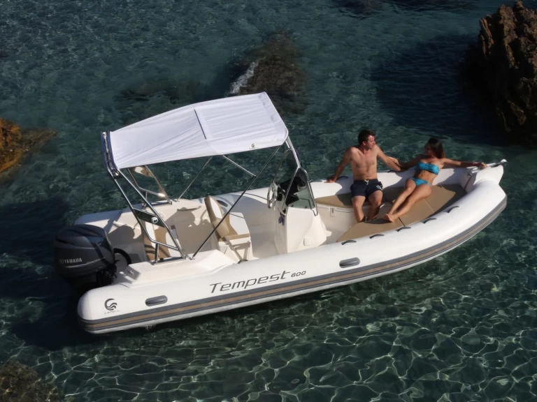 Verhuur RIB in Arbatax Port - Capelli Tempest 600
