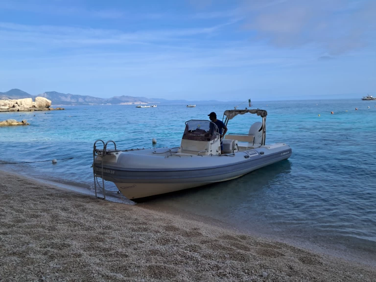 Bootverhuur Joker Boat Clubman 24 in Arbatax Port via SamBoat