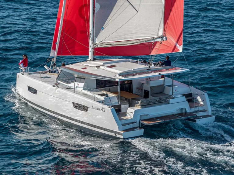 Bootverhuur Fountaine Pajot Astrea 42 in Palermo via SamBoat