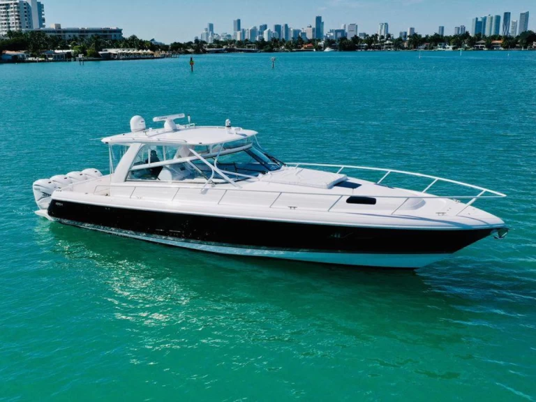 Huur een Intrepid 48 Sport Yacht in Nassau