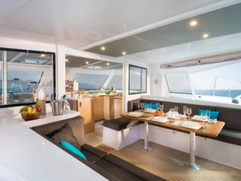 Bootverhuur 8 NAUTITECH 40 (4 CAB) in Ajaccio via SamBoat