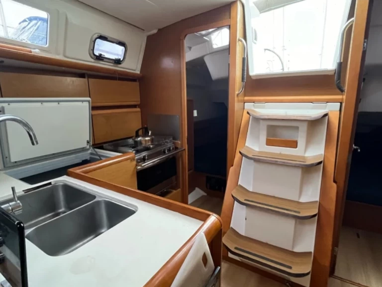 Huur een Jeanneau Sun Odyssey 379 Dl in La Rochelle