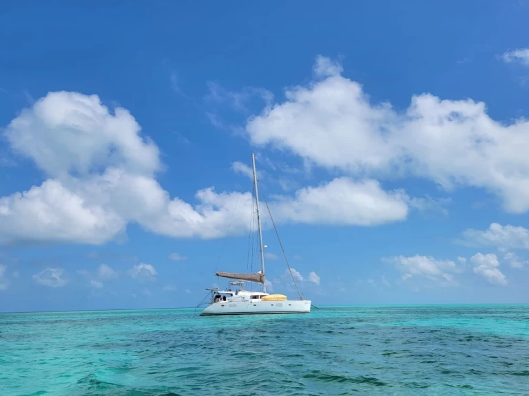 Catamaran te huur in Belize-stad voor de beste prijs