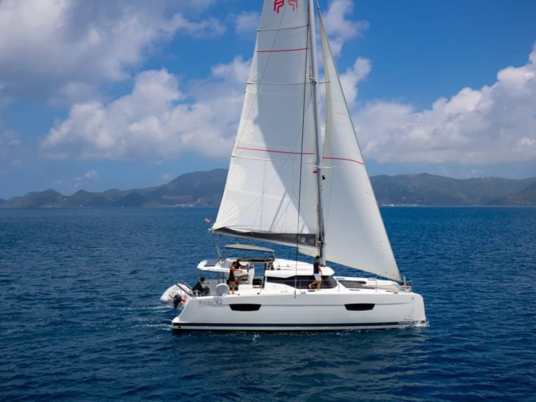Huur een Fountaine Pajot Astrea 42 in Road Town