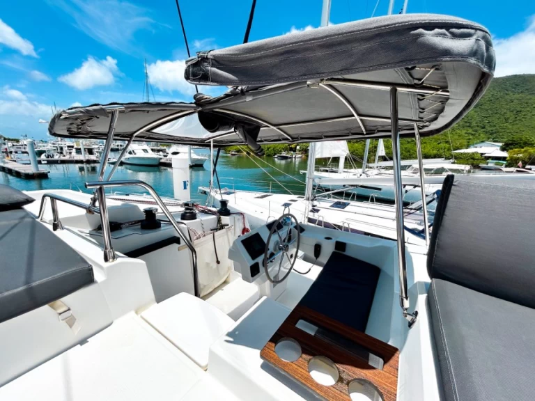 Verhuur Catamaran Fountaine Pajot met vaarbewijs