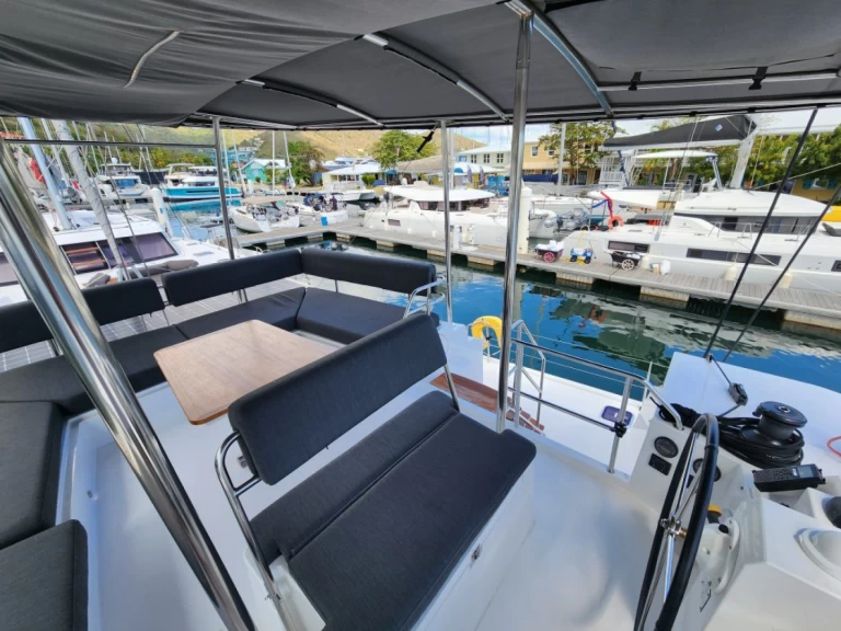 Huur een Nautitech Nautitech 46 Fly in Road Town