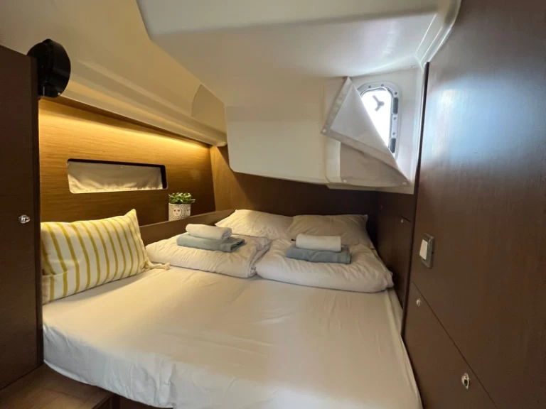 Bootverhuur Pomer goedkoop Oceanis 40.1