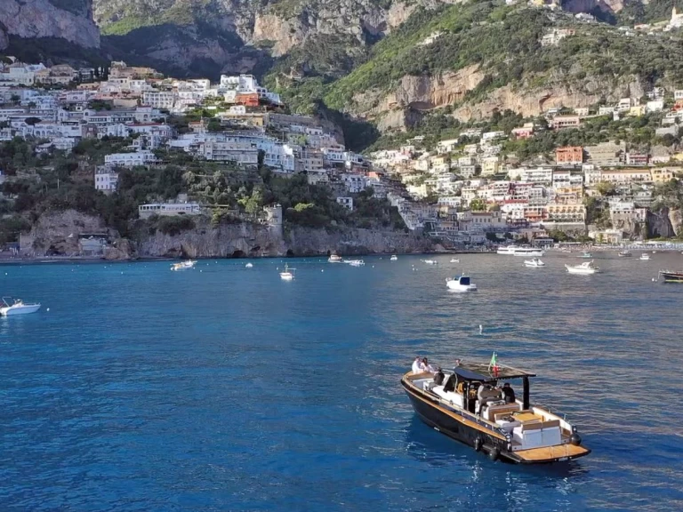 Huur een 3V2R Allure 38 in Sorrento