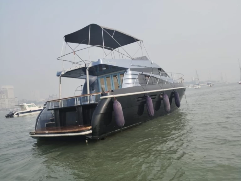 Verhuur Jacht Custom Made met vaarbewijs