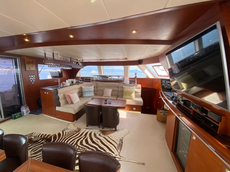 Verhuur Catamaran Sunreef met vaarbewijs