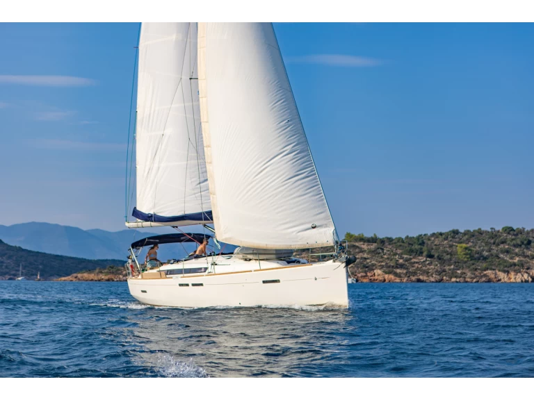 Bootverhuur Jeanneau Sun Odyssey 449 in Agía Effimía via SamBoat
