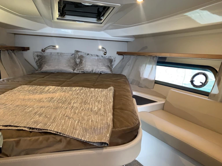 Motorboot te huur in Trogir voor de beste prijs