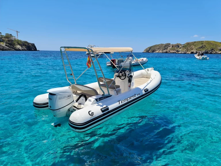 Huur RIB met of zonder schipper Capelli in Mahón