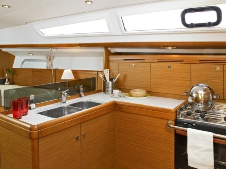 Verhuur Zeilboot Jeanneau met vaarbewijs